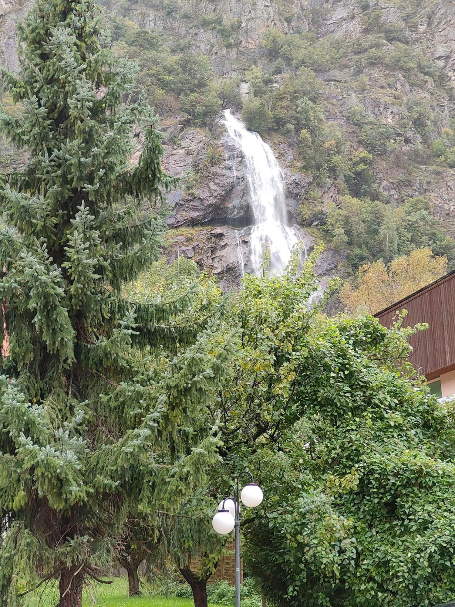 La Cascade Hotel Vernayaz Exterior photo